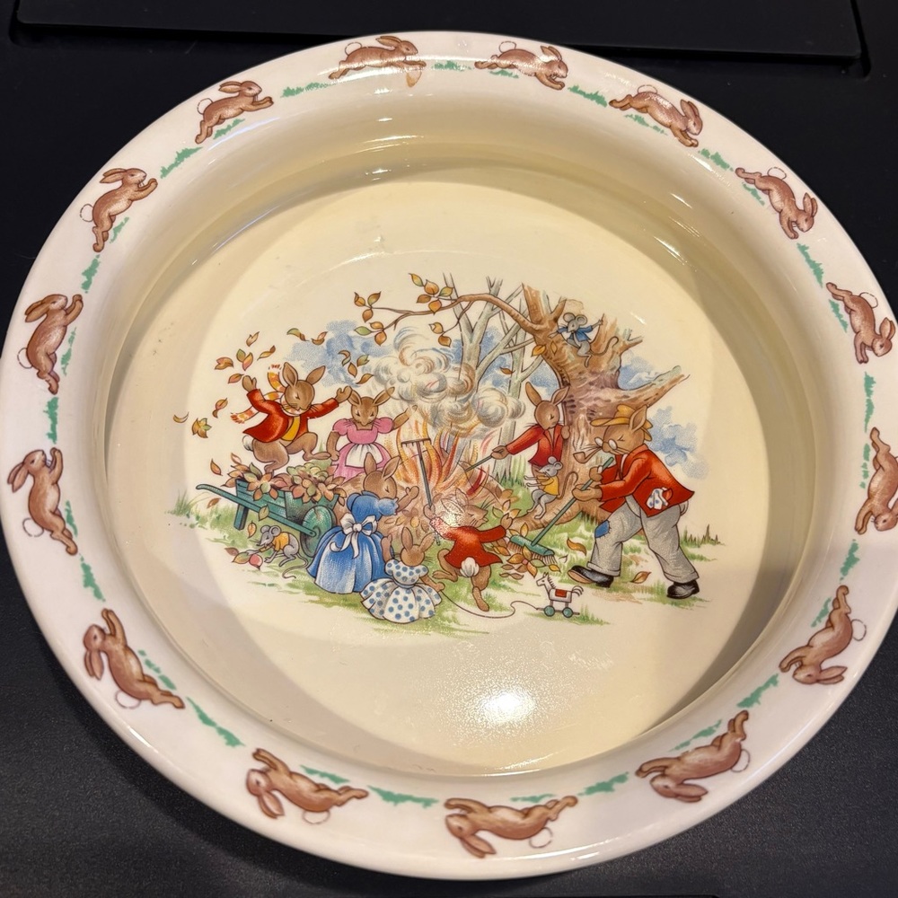 Royal Doulton vintage Bunnykins collectible bowl. Made in England.